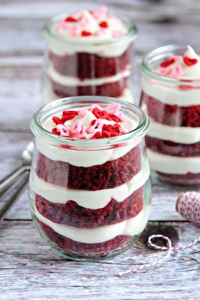 Red Velvet Cupcakes in a Jar - My Baking Addiction.