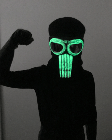 Everything you need to know to make a DIY Screenslaver from the Incredibles 2 including which glow paint actually works. #screenslaver #incrediblescostumes #diyhalloweencostumes #costumes #cosplay 